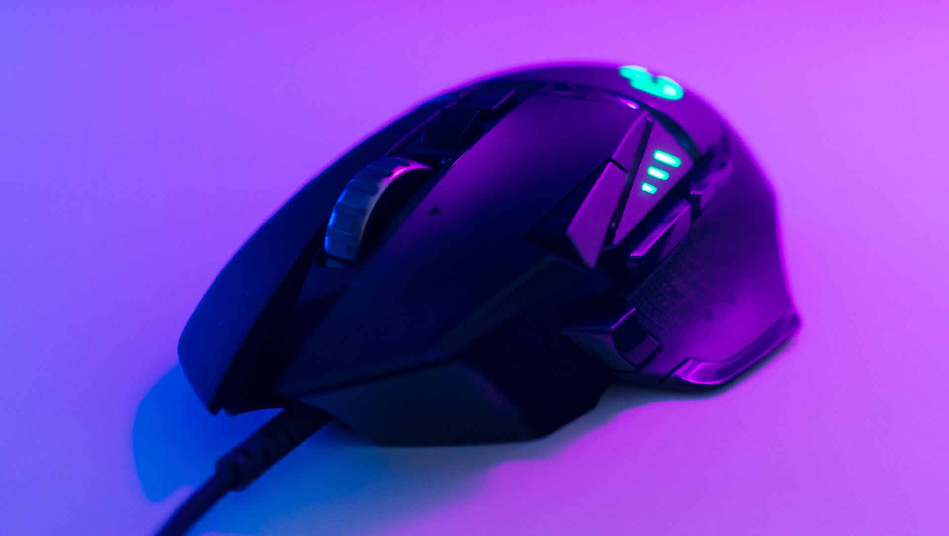 Движение мышки. Игровая мышка Razer. Фиолетовая игровая мышь. Best Gaming Mouse. Игровая мышка с проводом с подсветкой.